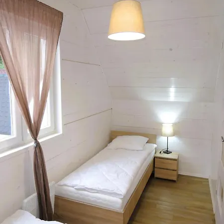 In By Baltic Sea Semesterbostad